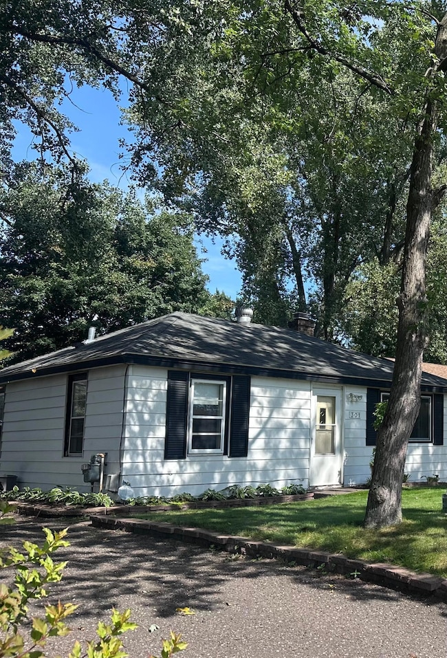 301 Longfellow St NE, Minneapolis, MN 55432 - photo 3