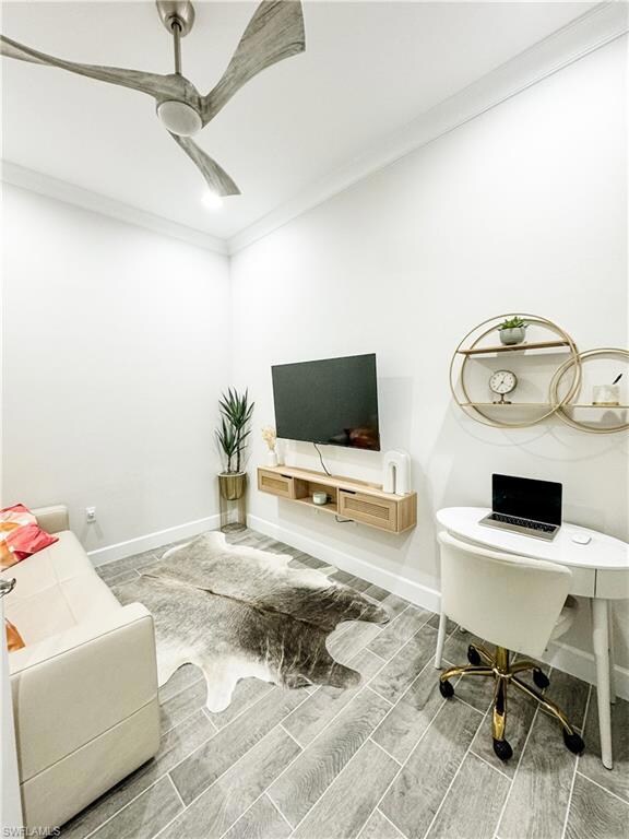 Den/office with queen pull out couch