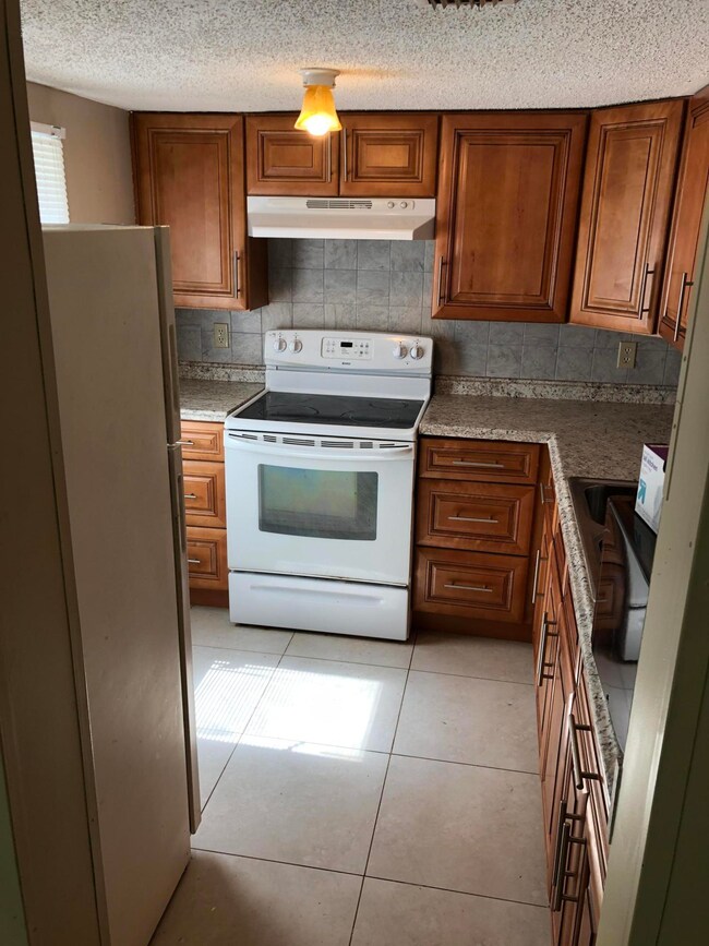 1604 Cherry St unit 2, Jacksonville, FL 32205 - photo 3