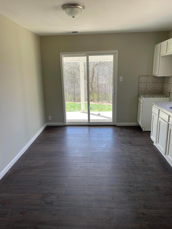 1447 Baxter Ridge Rd, Lawrenceburg, KY 40342 - photo 6