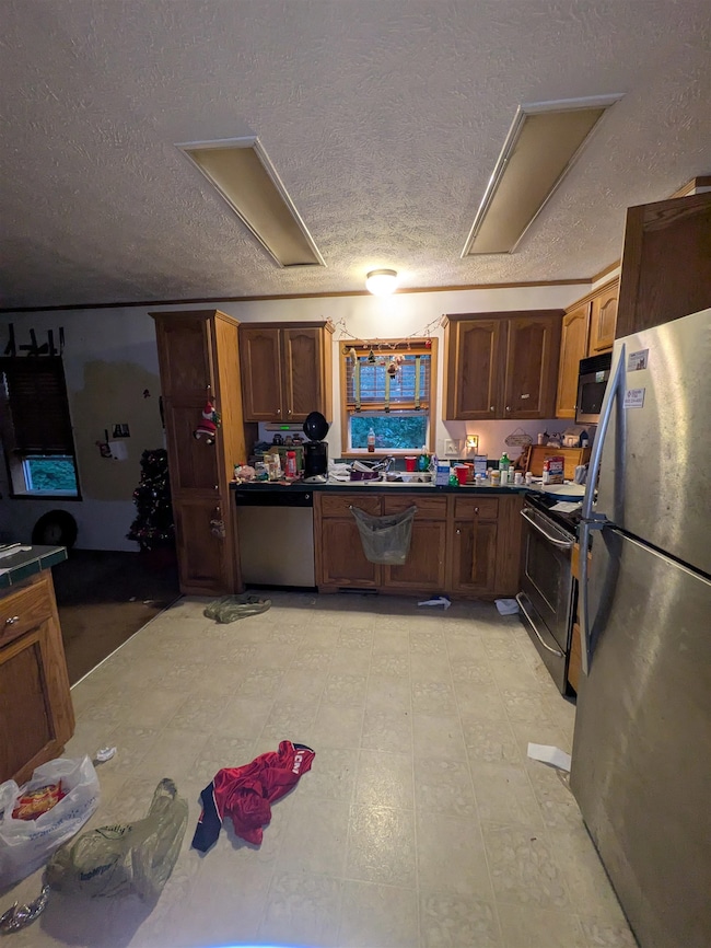 19 Sullivan Dr, Allenstown, NH 03275 - photo 2