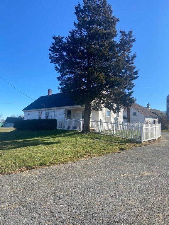 116 Milford Rd unit A, South Grafton, MA 01560 - photo 2