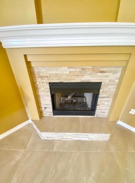 Gas fireplace