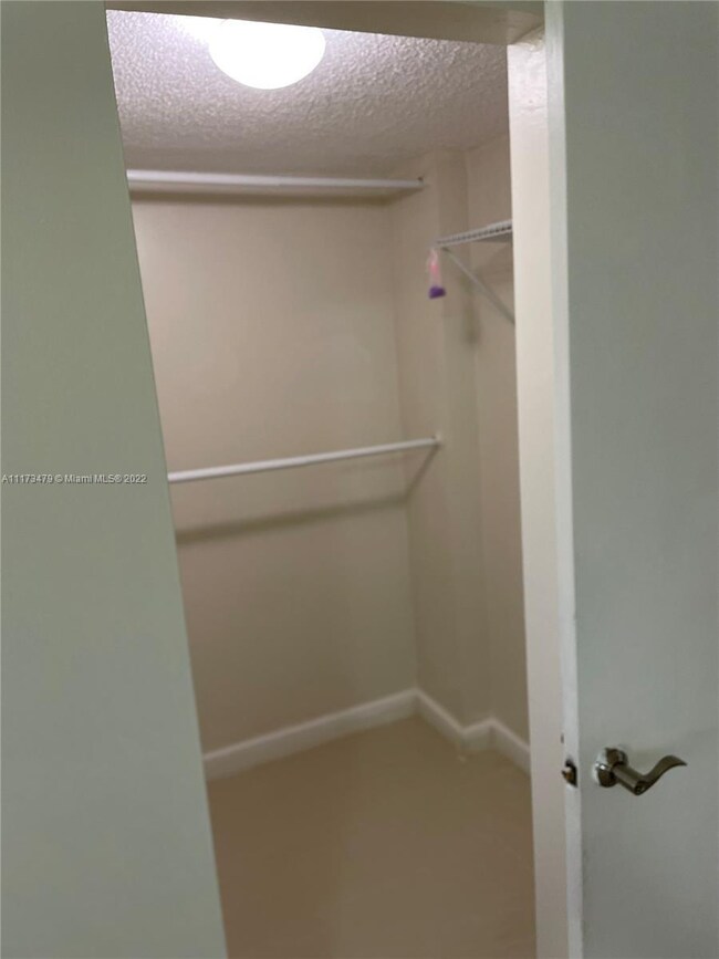5440 W 21st Ct unit 201, Hialeah, FL 33016 - photo 6