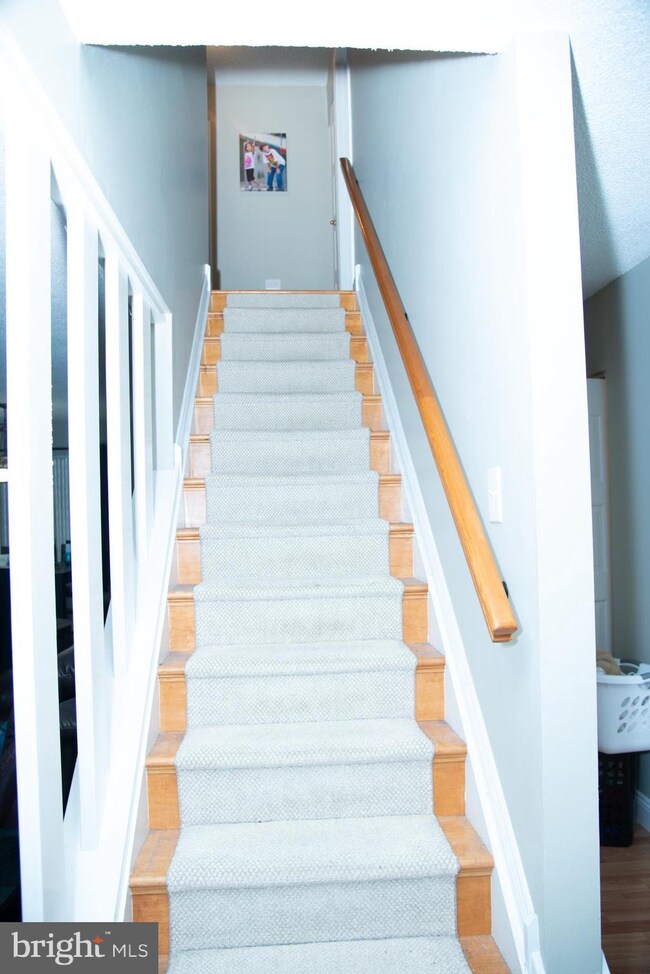 604 Independence Dr, Harleysville, PA 19438 - photo 4