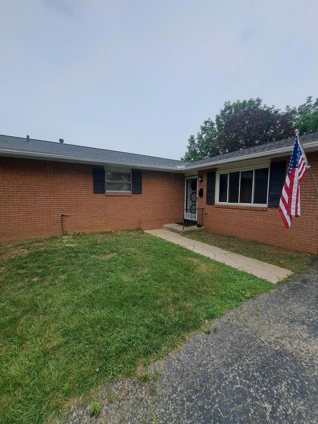 4818 -4820 Winterset Dr, Columbus, OH 43220 - photo 4