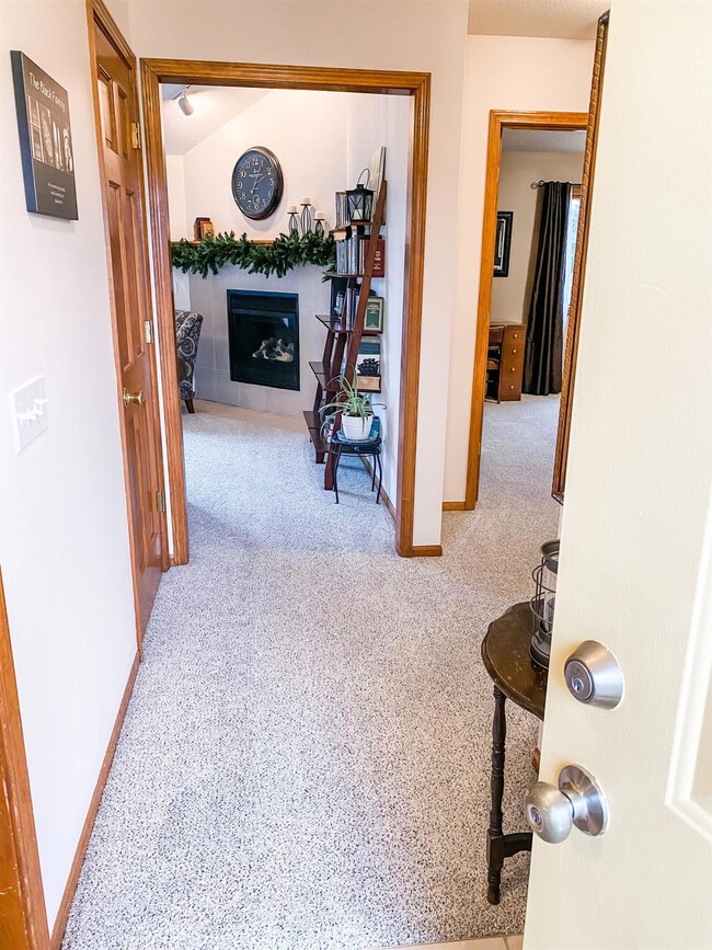 7526 Maeve Dr, Fort Wayne, IN 46835 - photo 4