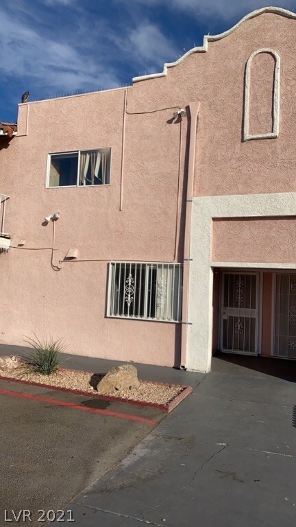 2162 E Desert Inn Rd, Las Vegas, NV 89169 - photo 7