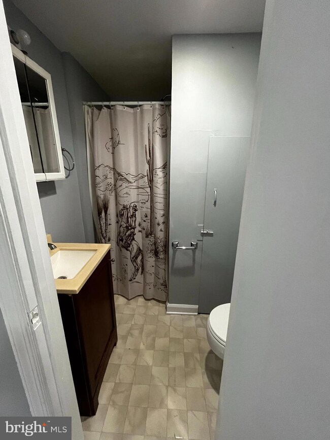 7889 Main St unit B, Middletown, VA 22645 - photo 5