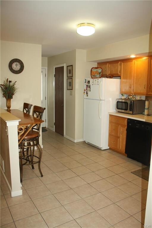 164 Shiloh Ct, Whitehall, PA 18052 - photo 5