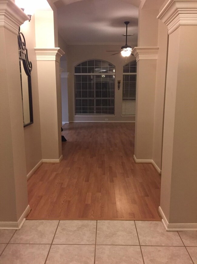 7902 Scenic Canyon Ln, Houston, TX 77095 - photo 2