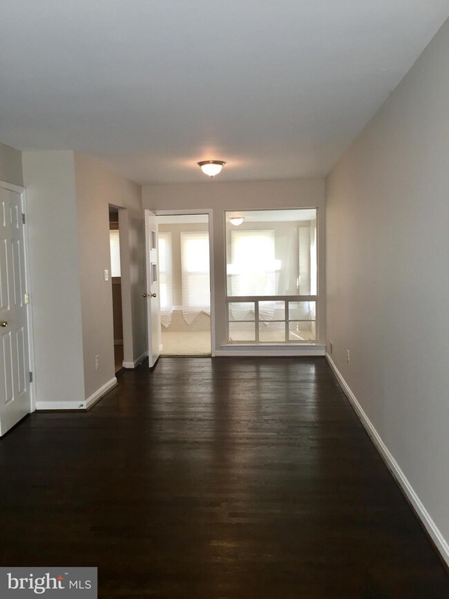 6406 Country Club Ct, Hyattsville, MD 20785 - photo 2