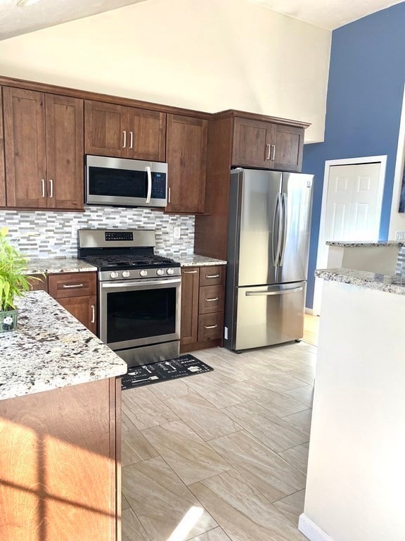 76 Moreland Green Dr, Worcester, MA 01609 - photo 5