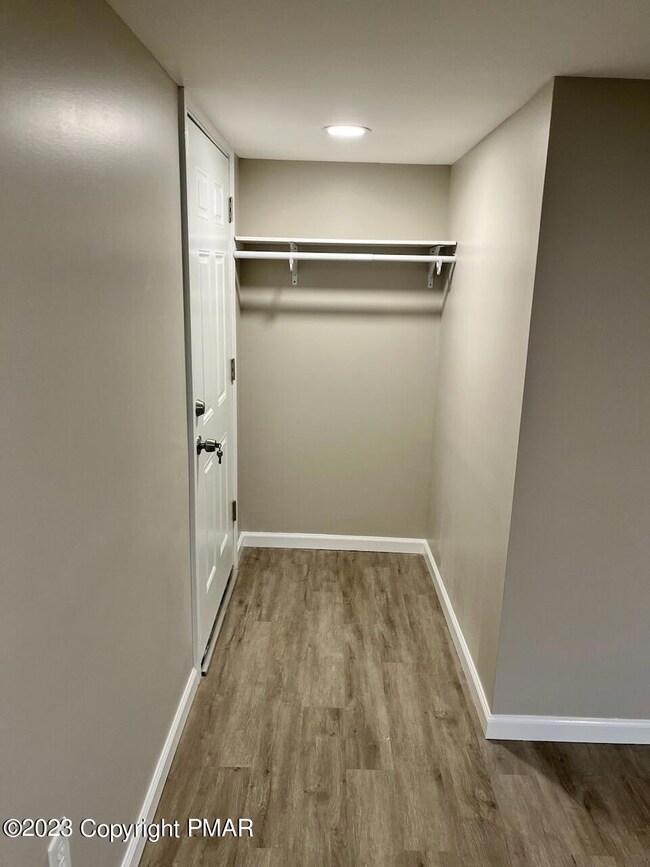 412 N 8th St unit Studio, Stroudsburg, PA 18360 - photo 4