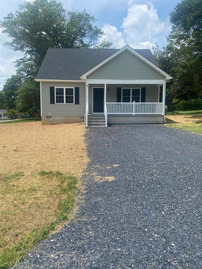 25 Stuart Ave, Stuarts Draft, VA 24477 - photo 2