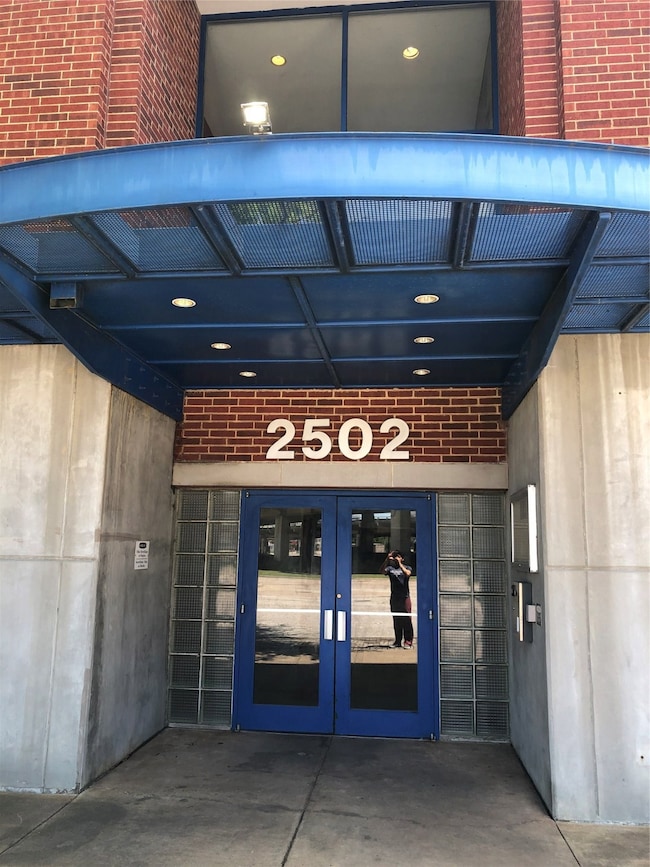 Live Oaks Loft unit 203, Dallas, TX 75204 - photo 2