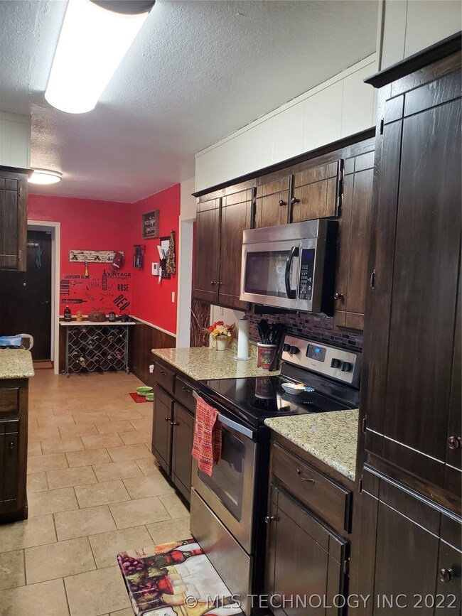 2509 W Driftwood Dr, Claremore, OK 74017 - photo 3