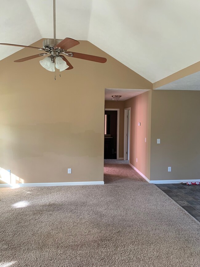 403 S Hillcrest Dr, Shelbyville, TN 37160 - photo 6