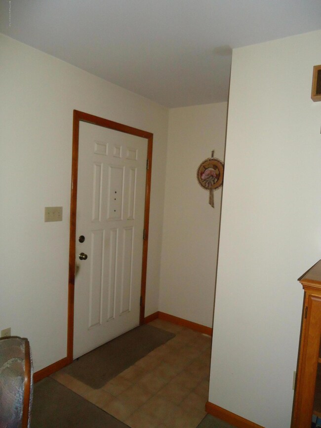 1442 W Locust St, Scranton, PA 18504 - photo 5