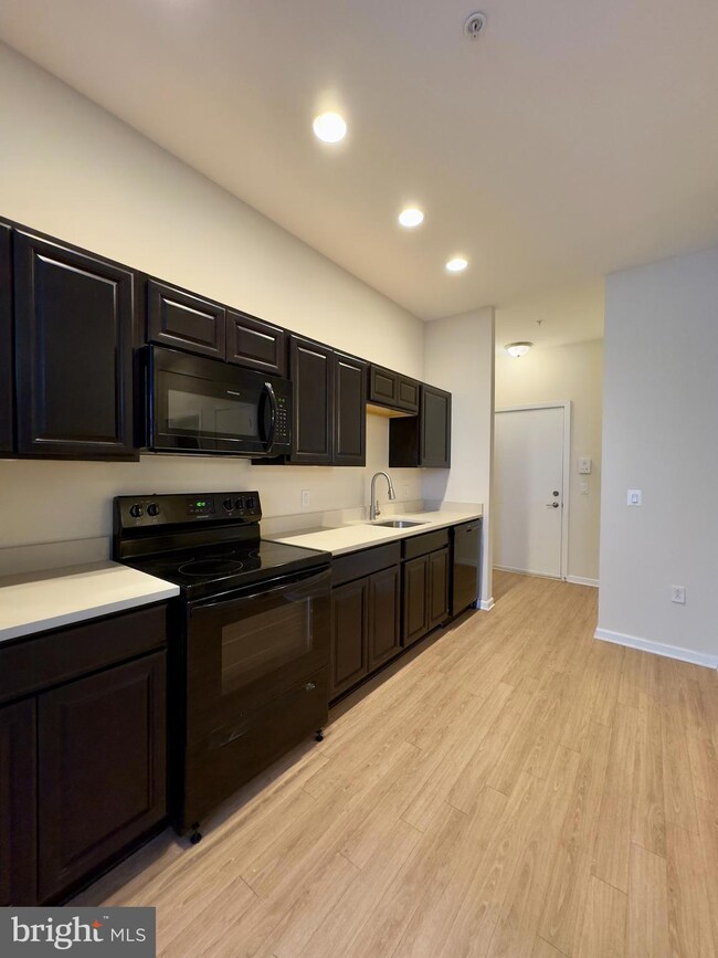 407 N Howard St unit 204, Baltimore, MD 21201 - photo 3