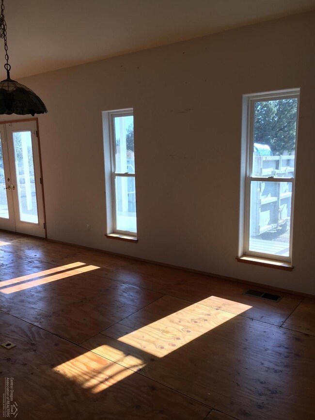 22920 Superior Ct, Bend, OR 97702 - photo 7