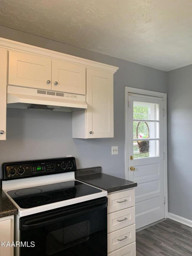 2154OuterKitchen1