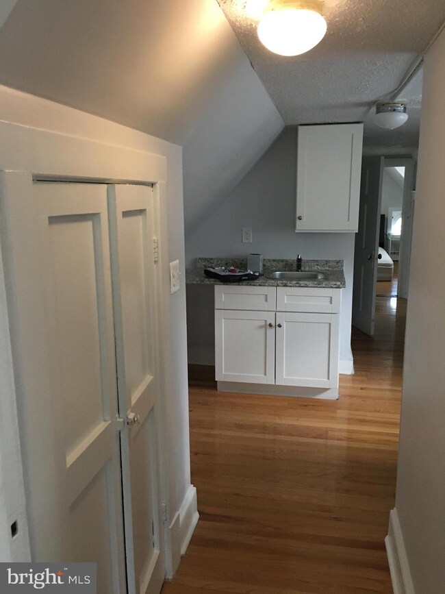 7404 Rhode Island Ave unit 4, College Park, MD 20740 - photo 5