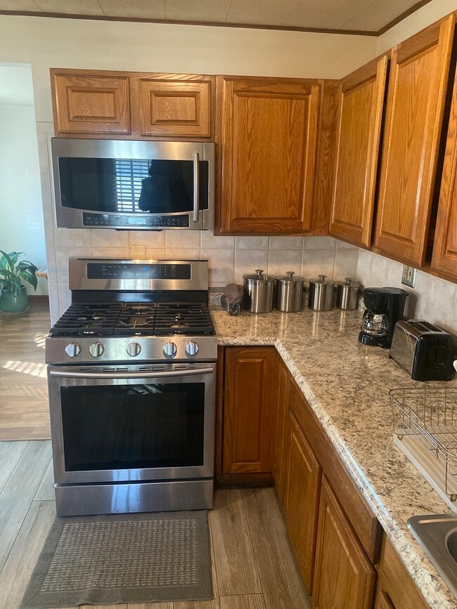 23 W 143rd St, Dixmoor, IL 60426 - photo 5