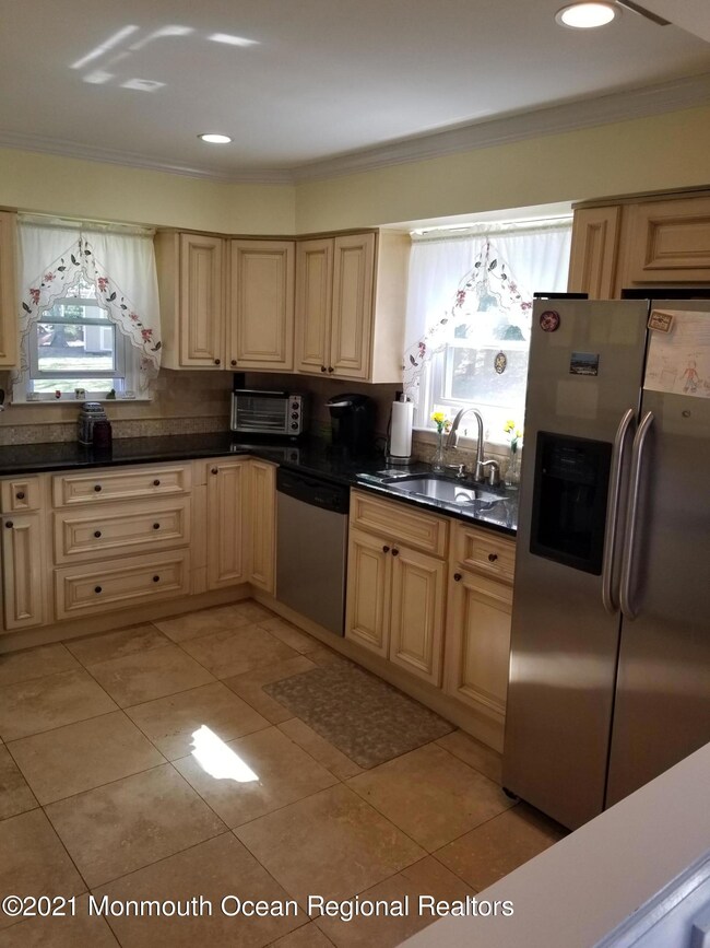 128 Greenwood Rd, Morganville, NJ 07751 - photo 5