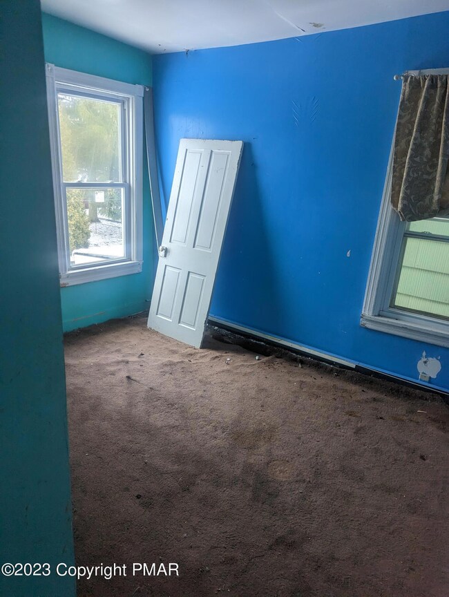 555 Grant St, Hazleton, PA 18201 - photo 6