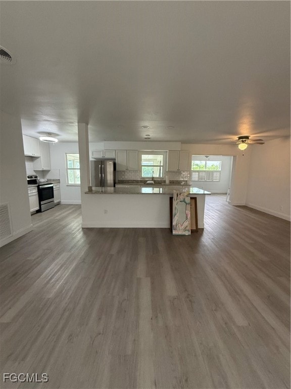 4902 Nassau Ct, Cape Coral, FL 33904 - photo 4