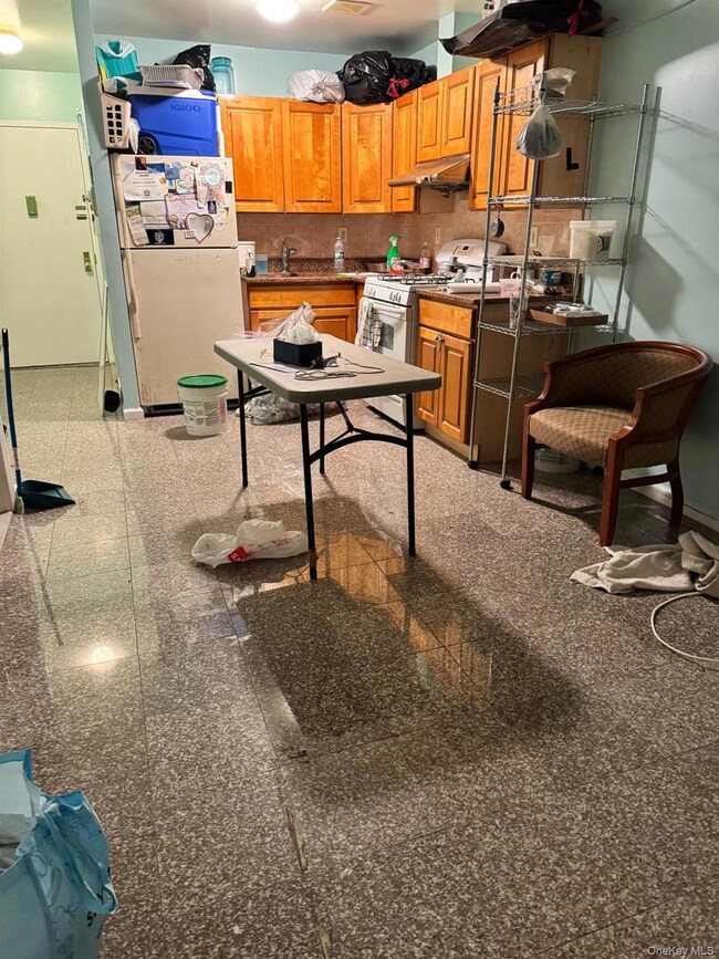 35-27 109th St, Flushing, NY 11368 - photo 5