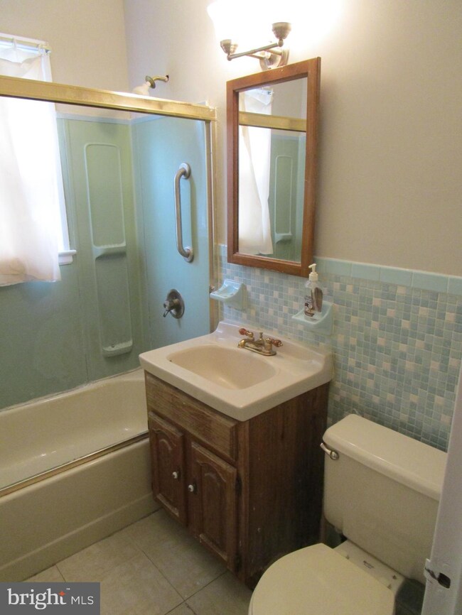 12232 Valleywood Dr, Silver Spring, MD 20902 - photo 7