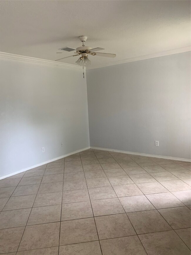 10558 Keeneland Ln, Houston, TX 77038 - photo 4