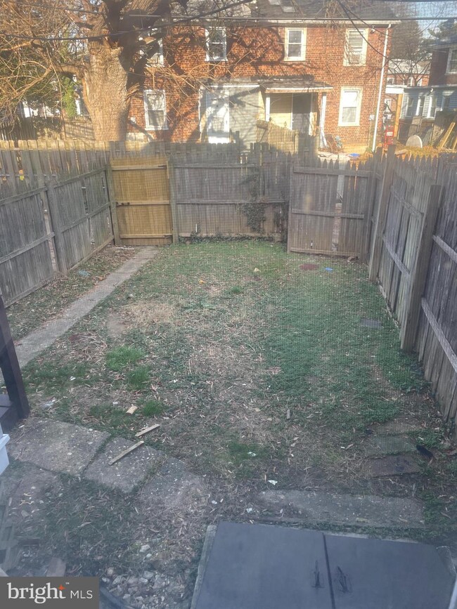 1075 Trent Rd, Camden, NJ 08104 - photo 7