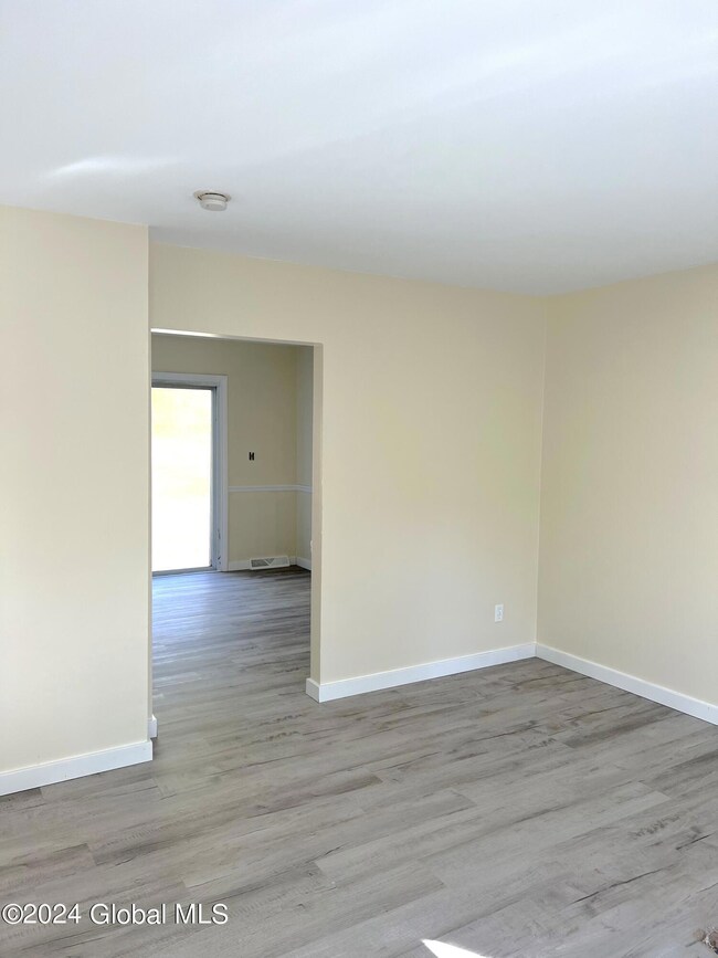 3151 E Old State Rd unit B, Schenectady, NY 12303 - photo 4