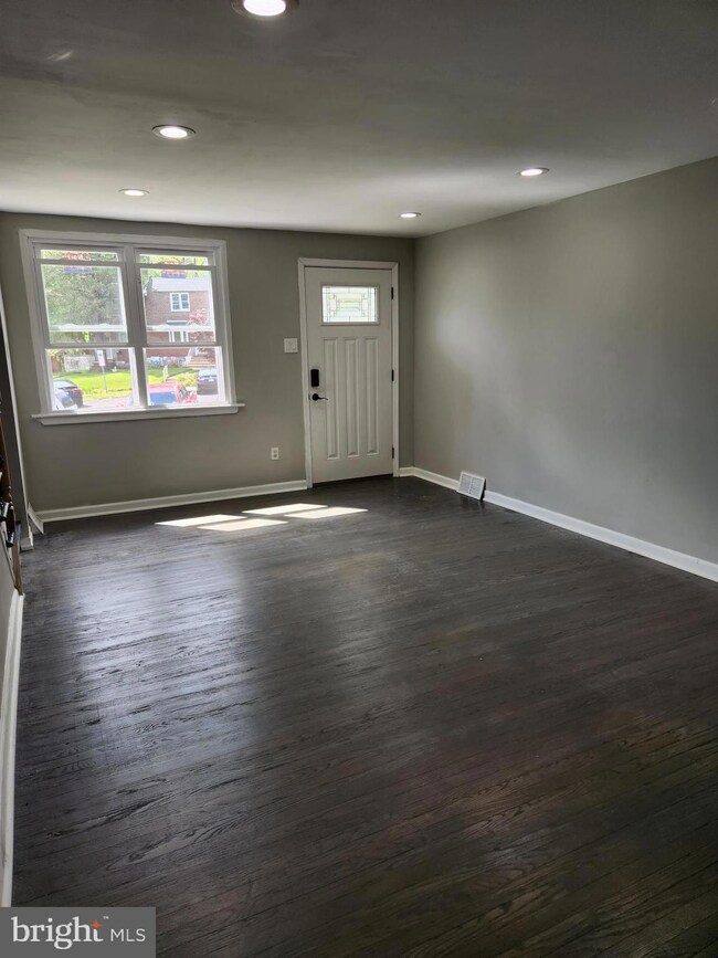 629 Tribet Place, Darby, PA 19023 - photo 6