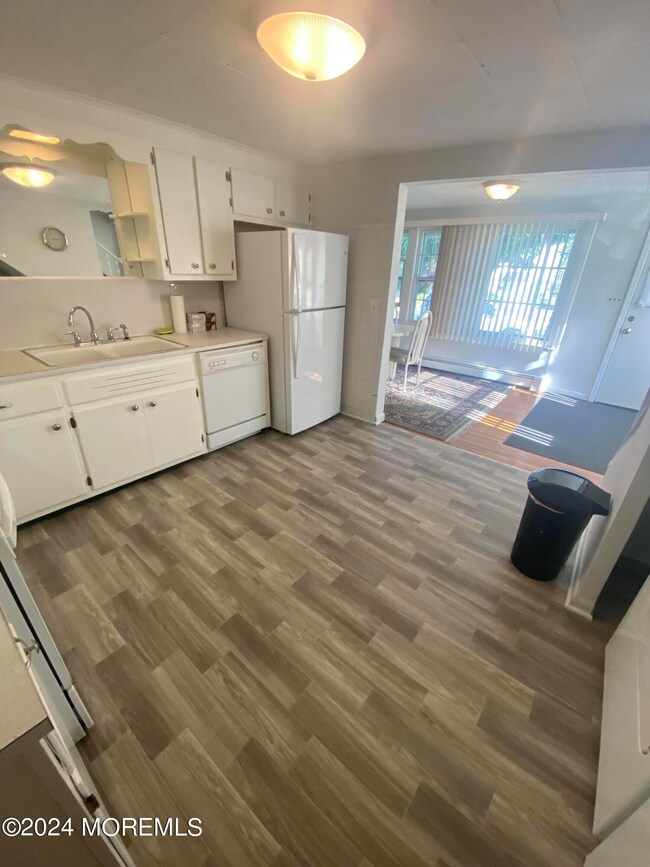 208 Norwood Ave unit B, Oakhurst, NJ 07755 - photo 7