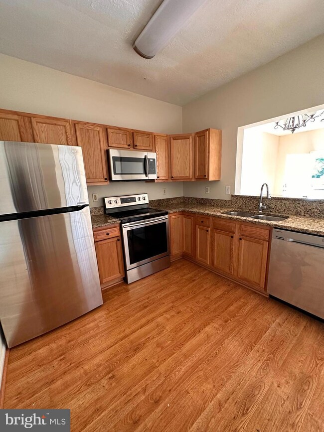 2011 Braley Point Ct, Odenton, MD 21113 - photo 5