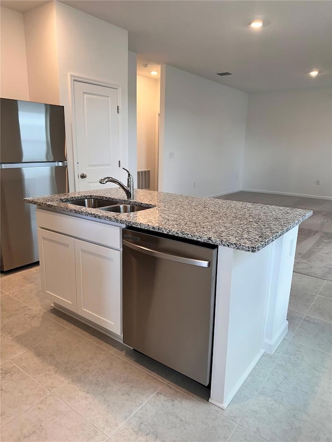 kitchen island/ breakfast bar