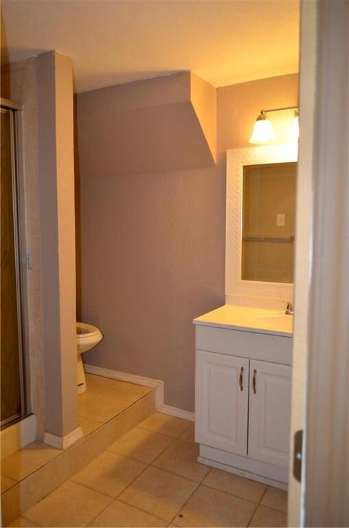 BOTTOM UNIT-UPDATED BATHROOM