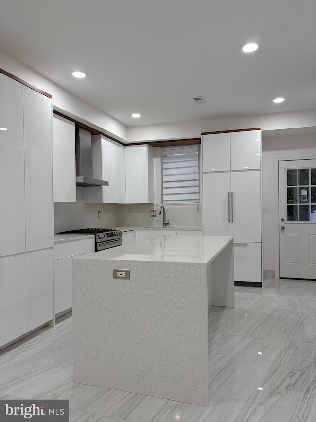 726 Roxboro Place NW, Washington, DC 20011 - photo 3