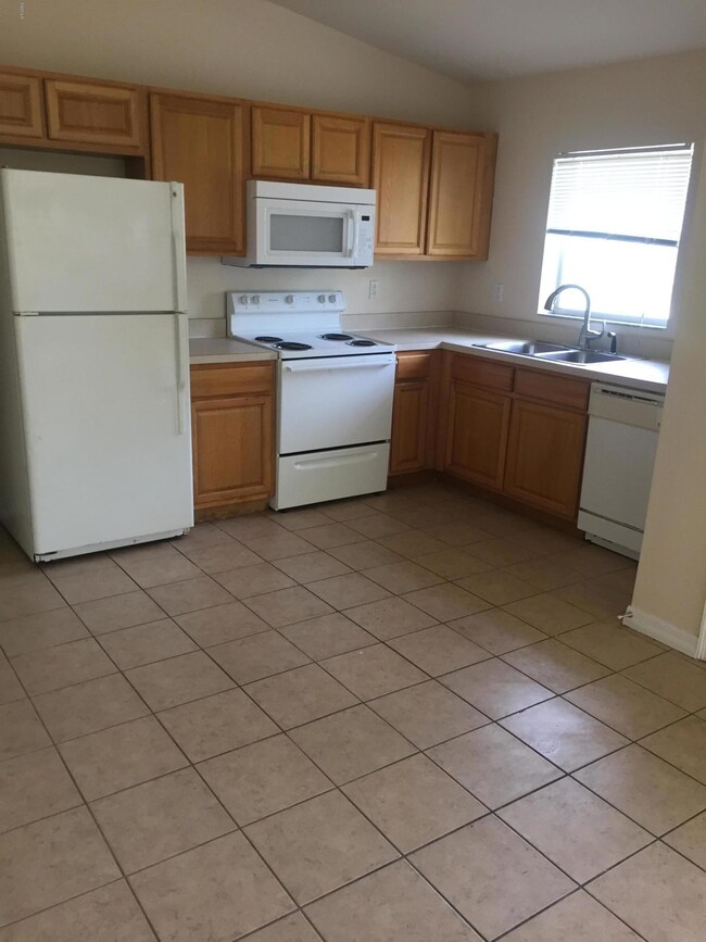 6079 E Quitman St unit 6081, Bay Saint Louis, MS 39520 - photo 2