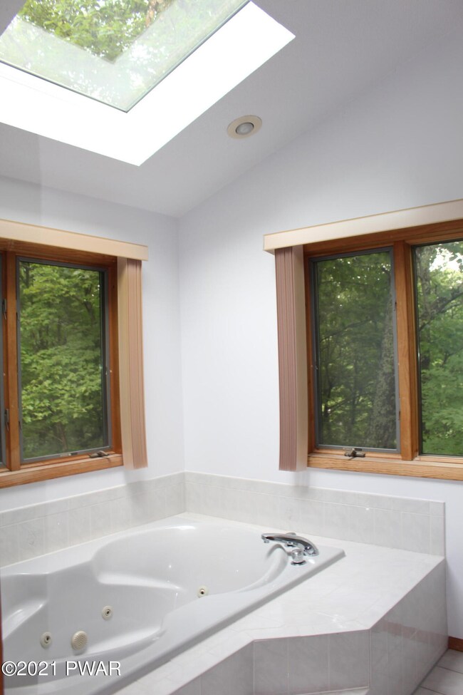 104 Whipple Tree Ln, Hawley, PA 18428 - photo 5