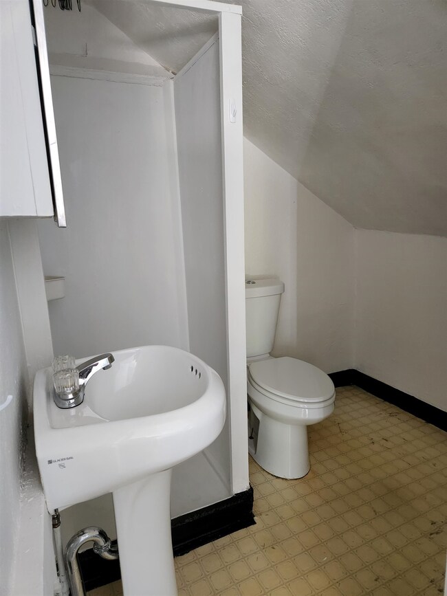 14 Preston St unit 2A, Hillsborough, NH 03244 - photo 7