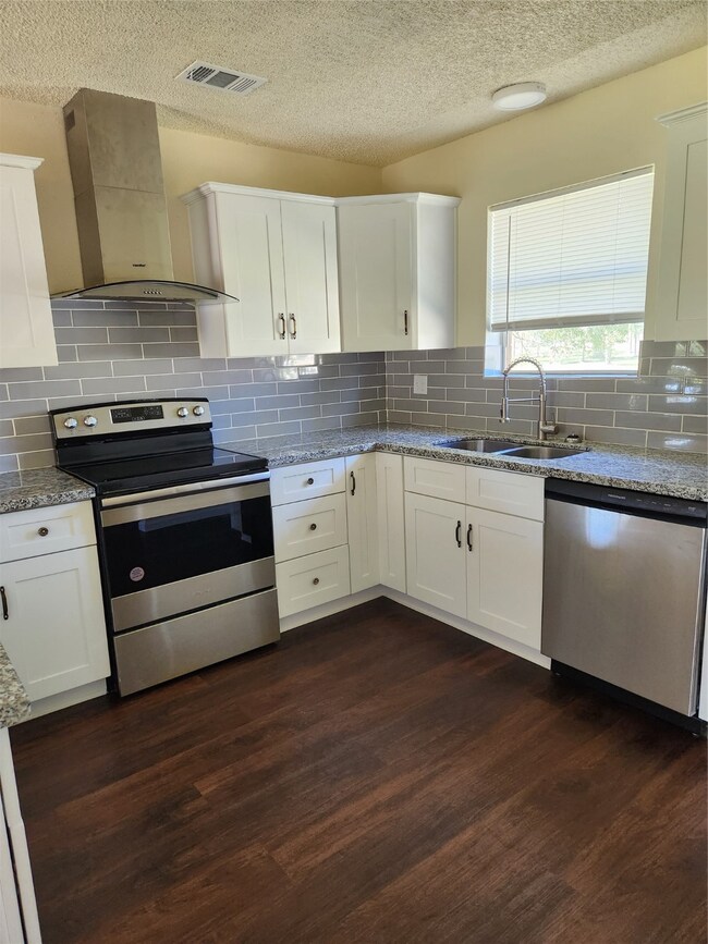 2135 County Road 540, Alvin, TX 77511 - photo 5