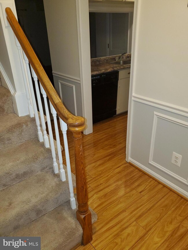 8412 Forrester Blvd unit 575, Springfield, VA 22152 - photo 3