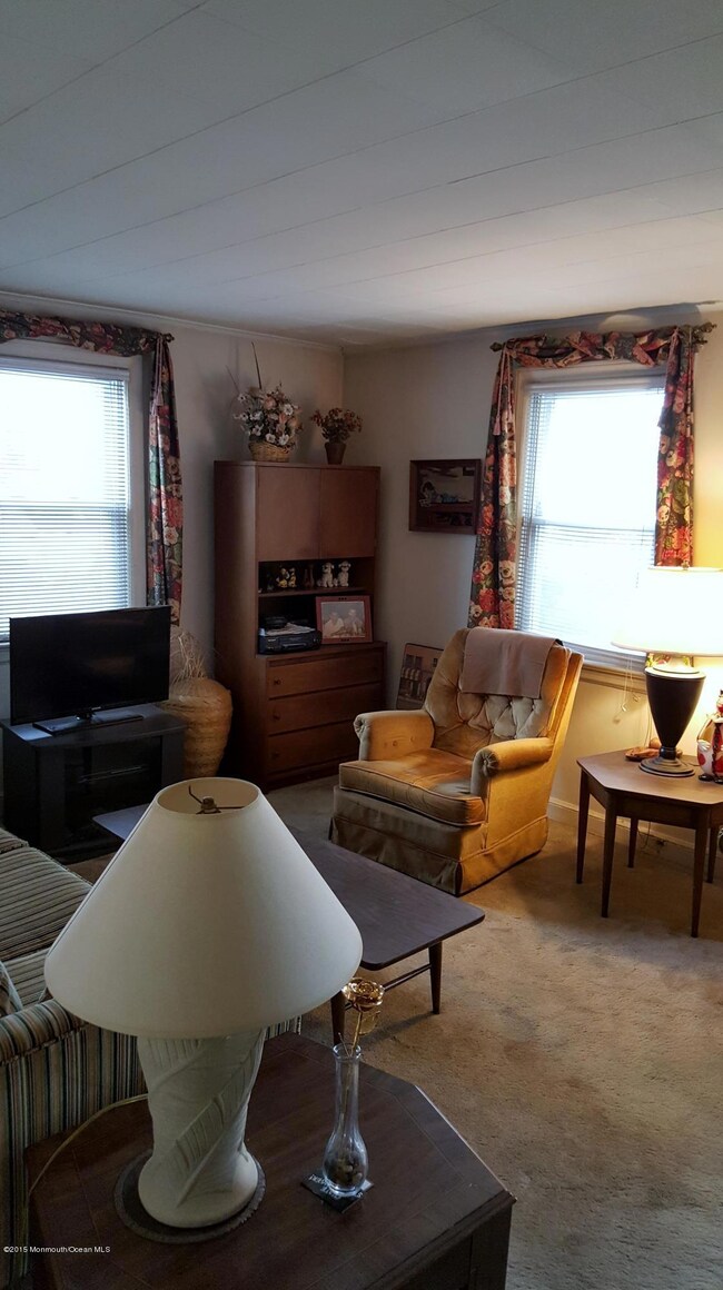 17 Orchard St, Carteret, NJ 07008 - photo 3