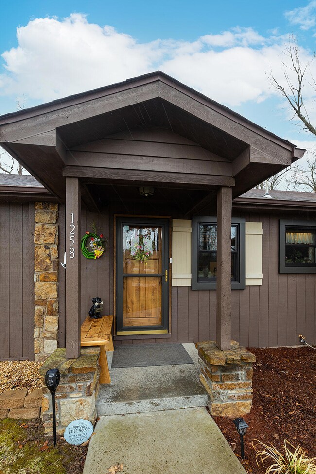 exteriors Hwy P5