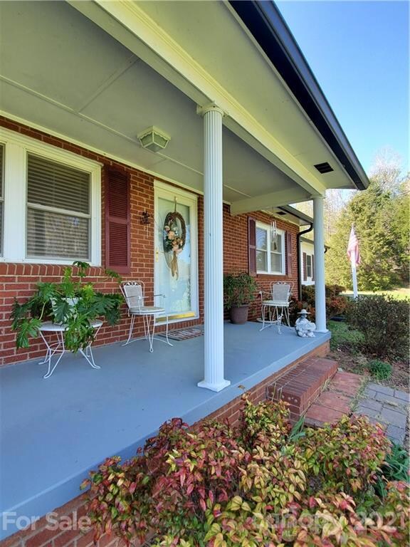 727 N Chipley Ford Rd, Statesville, NC 28625 - photo 2